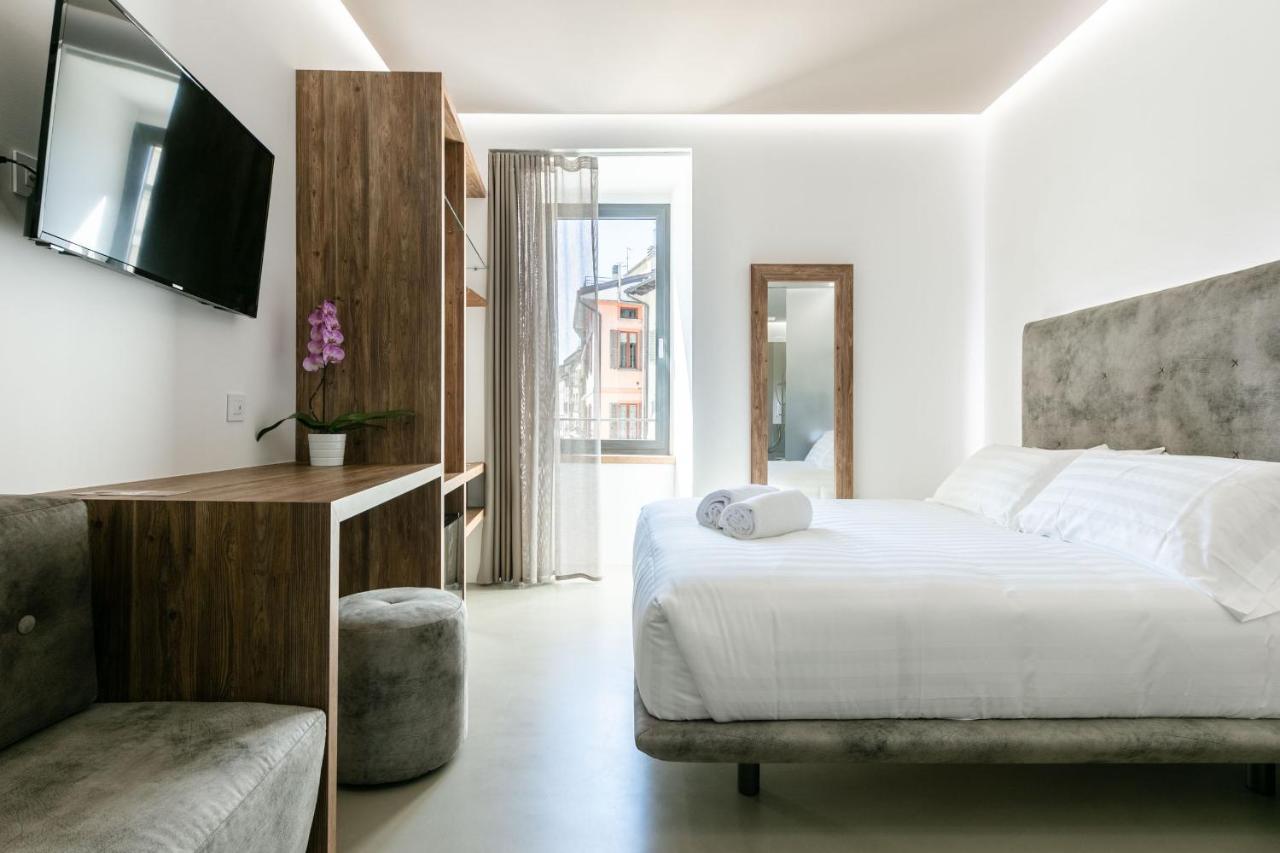 Domus Cavour Rooms&Suites Тирано Экстерьер фото