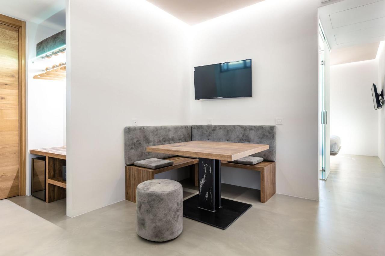 Domus Cavour Rooms&Suites Тирано Экстерьер фото