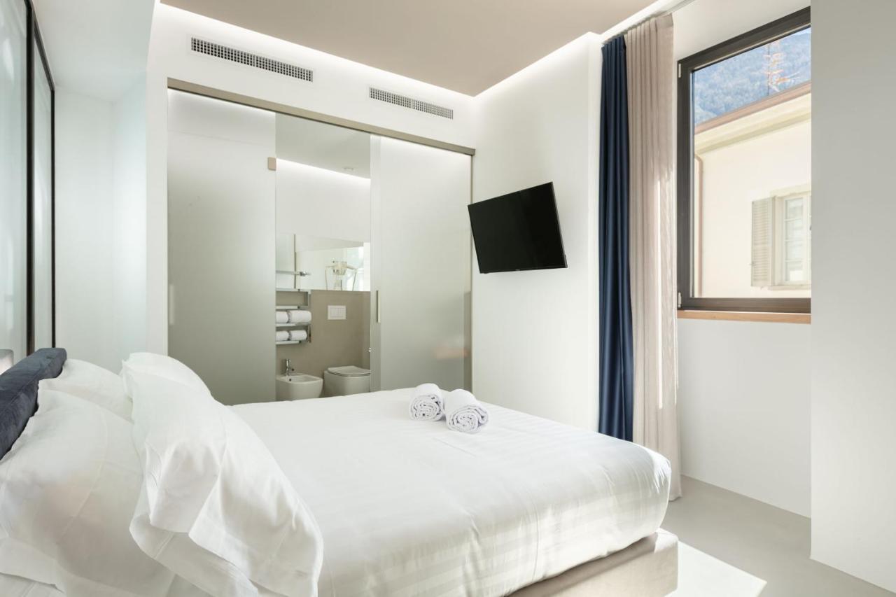 Domus Cavour Rooms&Suites Тирано Номер фото