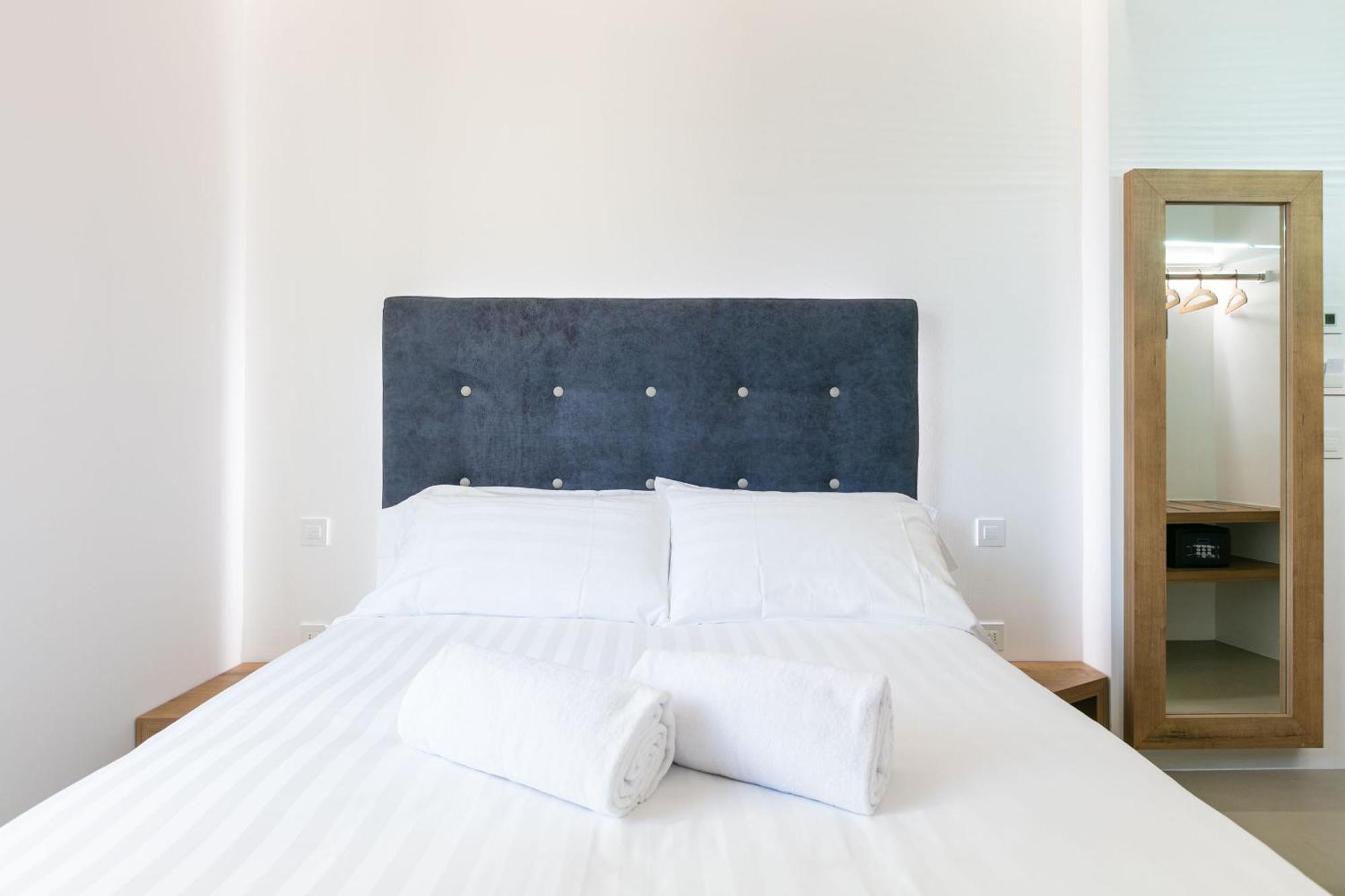 Domus Cavour Rooms&Suites Тирано Номер фото