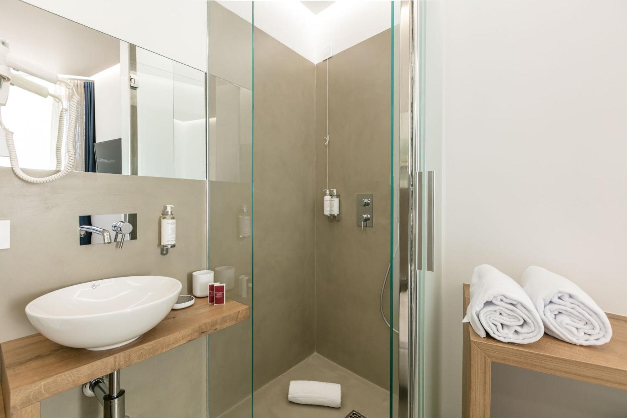 Domus Cavour Rooms&Suites Тирано Номер фото