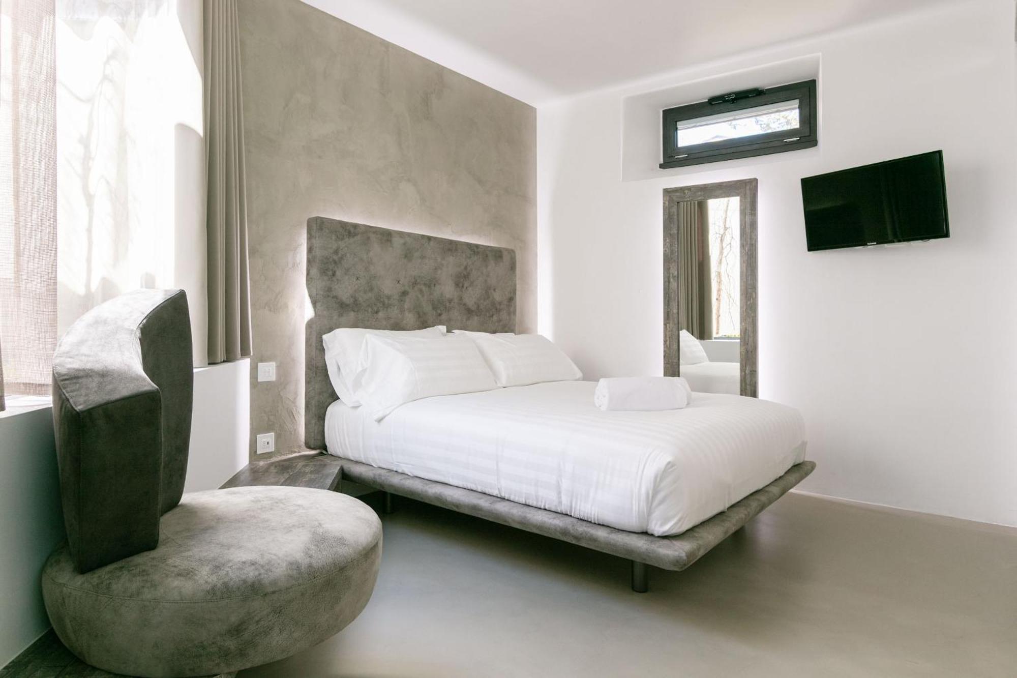 Domus Cavour Rooms&Suites Тирано Номер фото
